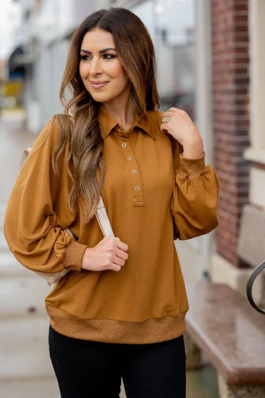 Relaxed Sleeve Button Collar Tee