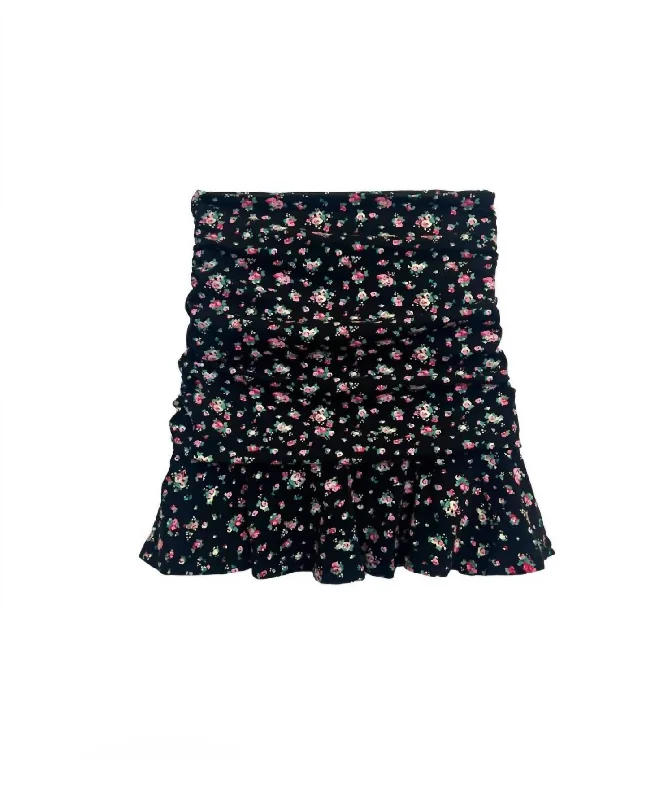 Junior Aspen Floral Mini Skirt In Black Floral